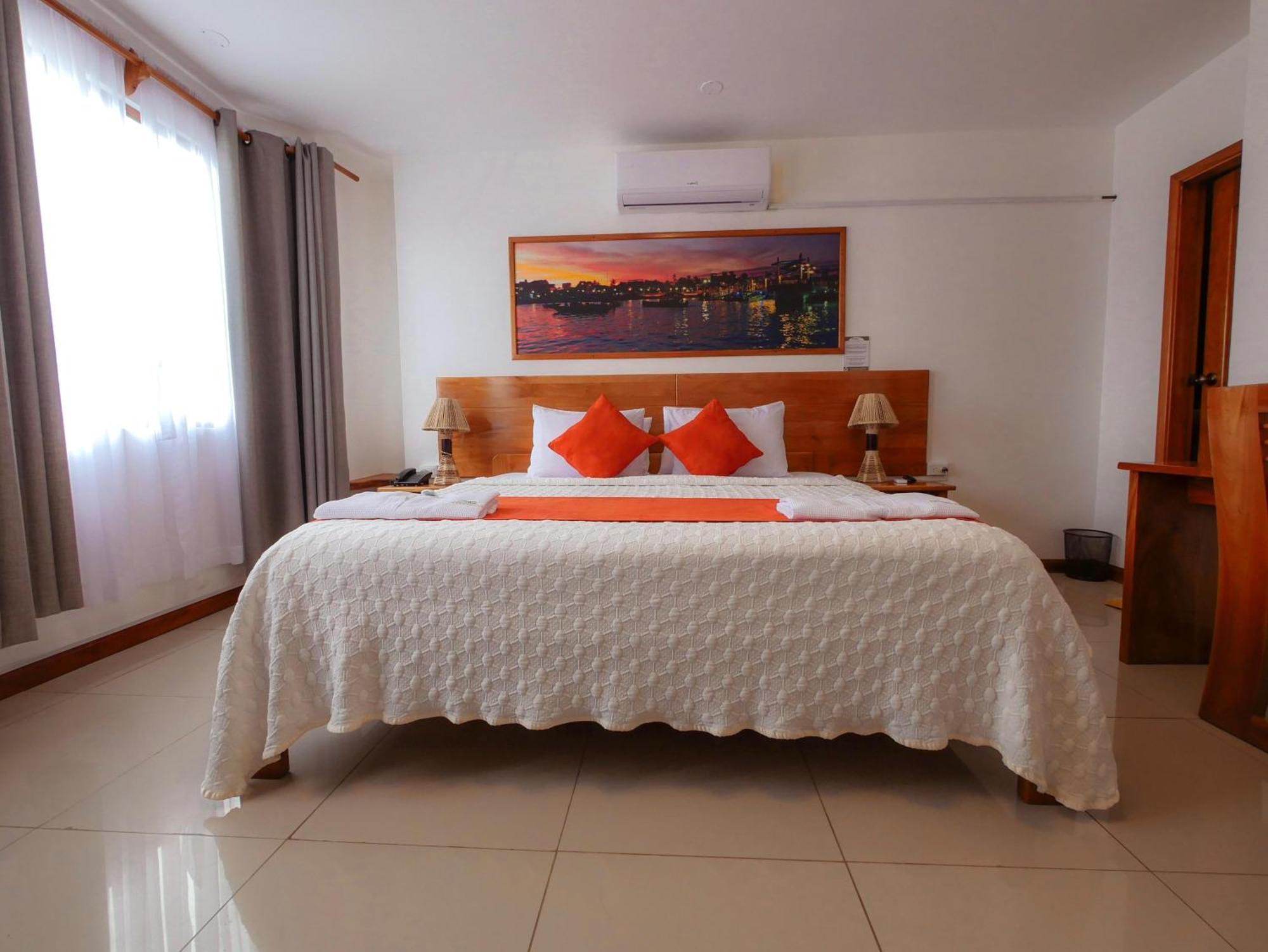 El Descanso Del Guia Puerto Ayora  Esterno foto
