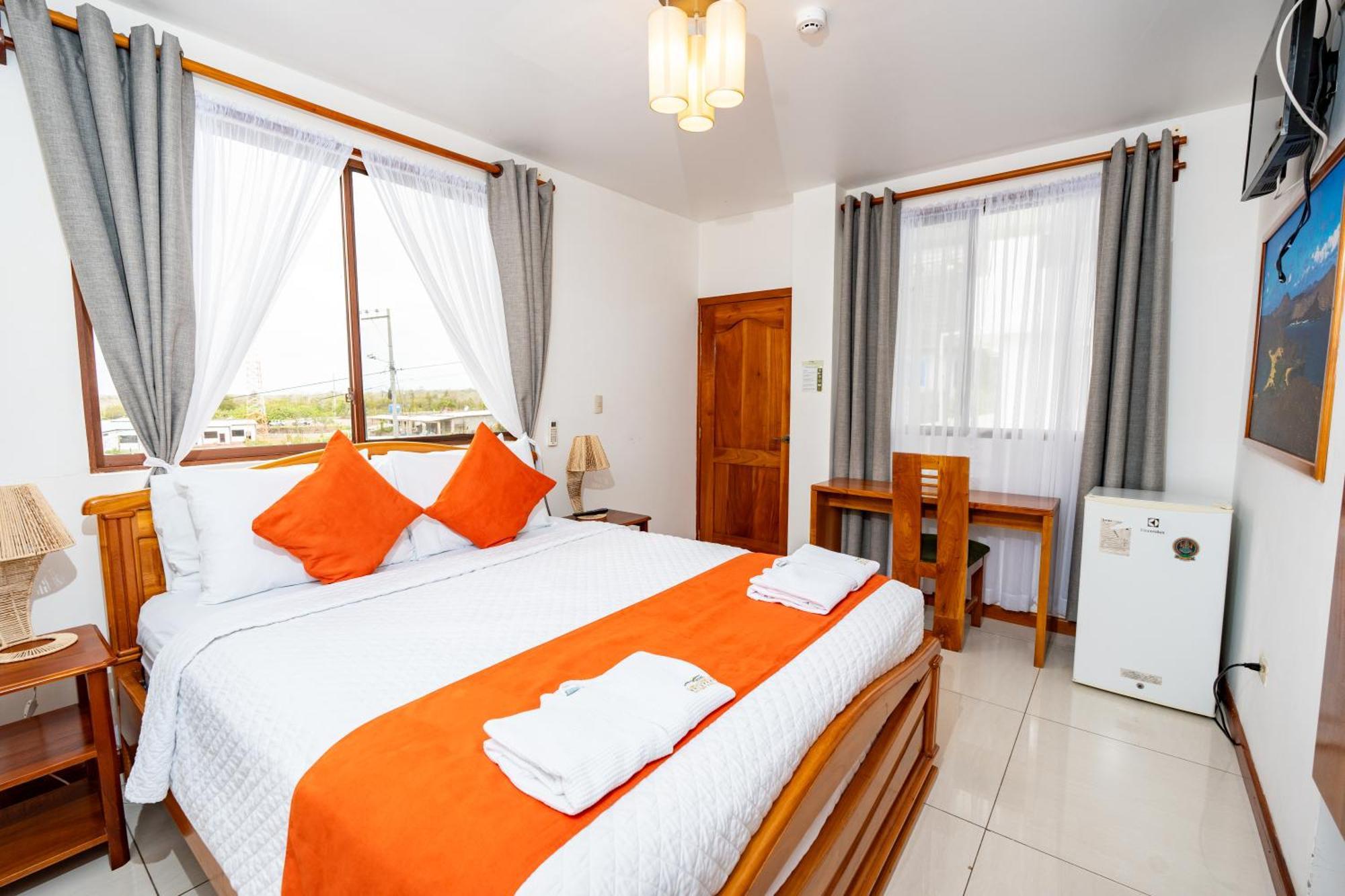 El Descanso Del Guia Puerto Ayora  Esterno foto