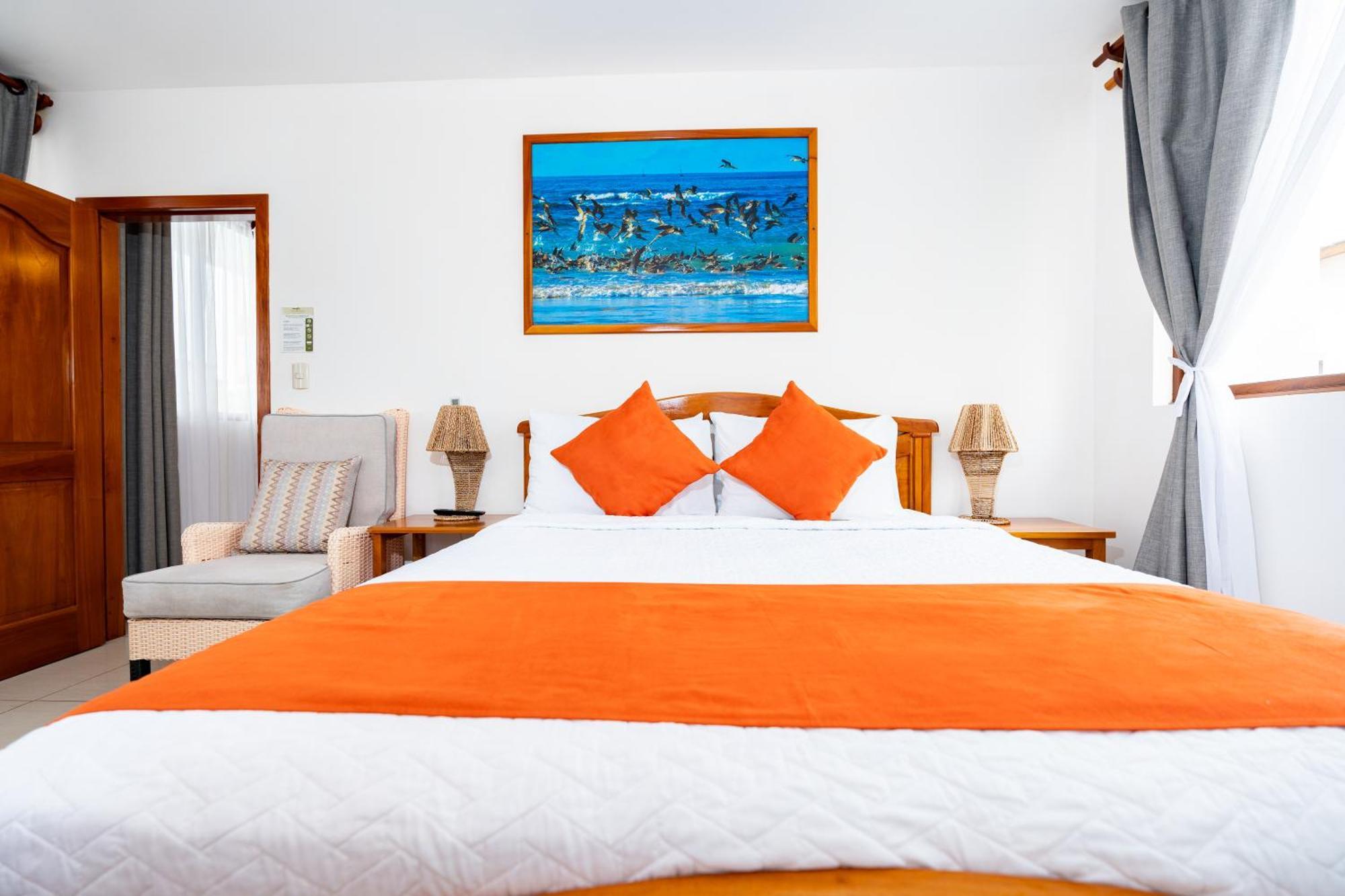 El Descanso Del Guia Puerto Ayora  Esterno foto